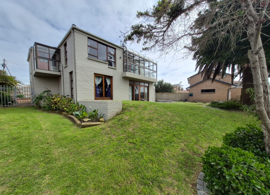 5 Bedroom Property for Sale in Bayview Western Cape